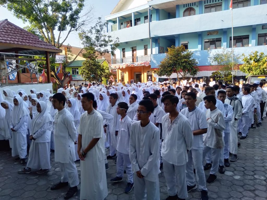 Ratusan Siswa Perguruan Tlogomas Manasik Haji-Umroh 1