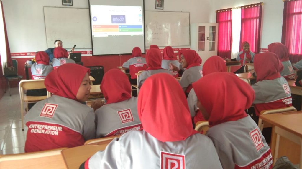 PT Ramayana Bekali Kompetensi Bisnis-Pemasaran Siswa SMK Muhammadiyah 2 Kota Malang 2