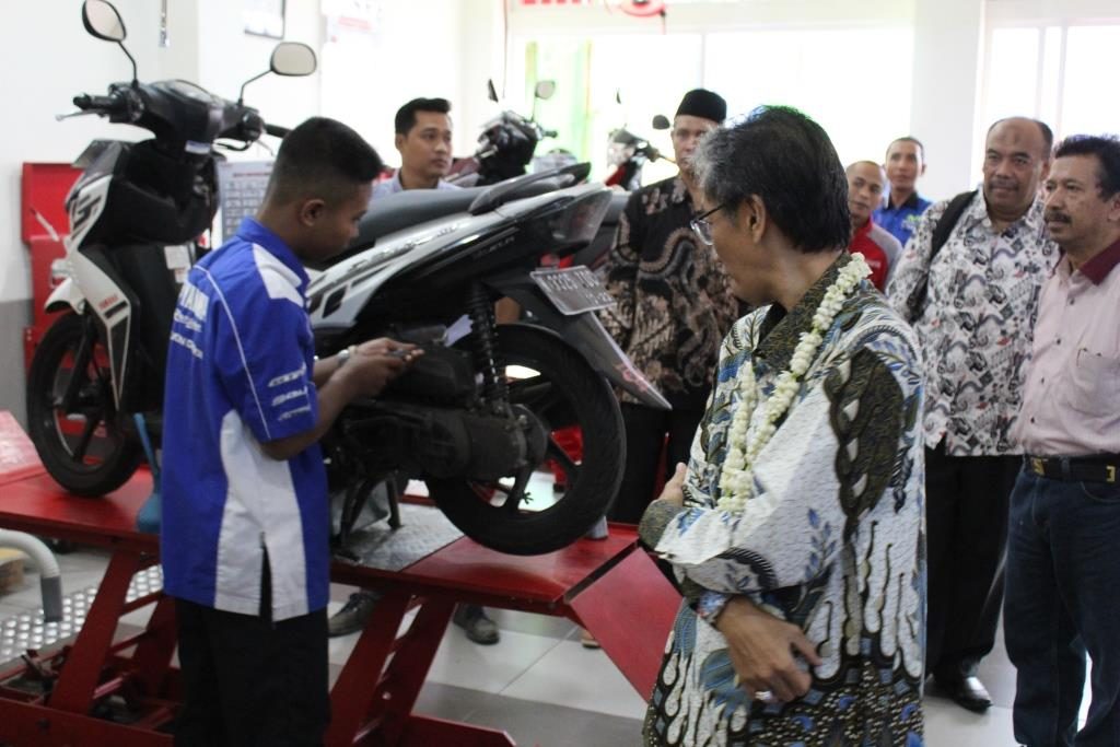 Tepuk Tangan Tamu Undangan, Sambut Prestasi Bengkel TEFA SMK Muhammadiyah 1 Kota Malang 1