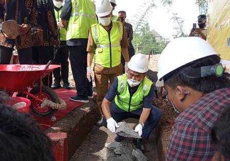 Komisi D Bersama Walikota Sutiaji, Prosesi Batu Pertama SMPN 29 Kota Malang 2