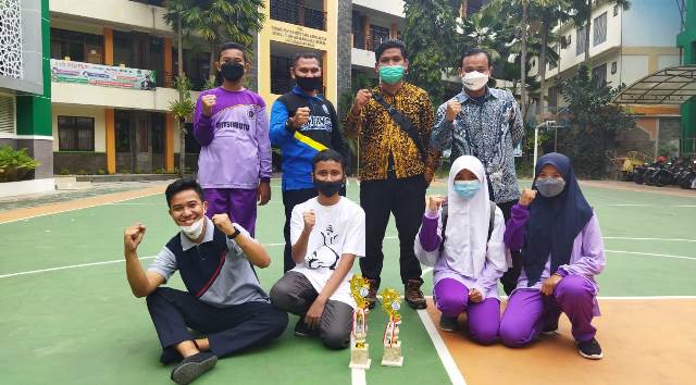 Romeo-Alya Arek Matsamutu Juara Catur Porseni Malang Raih 2 Thropi 1