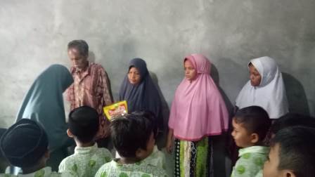 SDIT Muhammadiyah Manggeng Peduli Keluarga Fakir Berkebutuhan Khusus 1