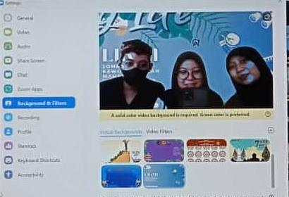 Arek UMLA Juara Nasional Usaha Produk Kreatif LIKMI 2 Arek UMLA Juara Nasional Usaha Produk Kreatif LIKMI 2