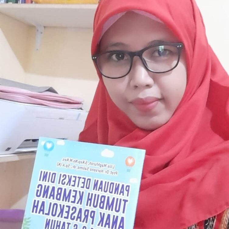 Manfaat Ilmunya Maksimal-Jariyah  Amal, Lilis Dosen UMLA Produktif Tulis Buku 1
