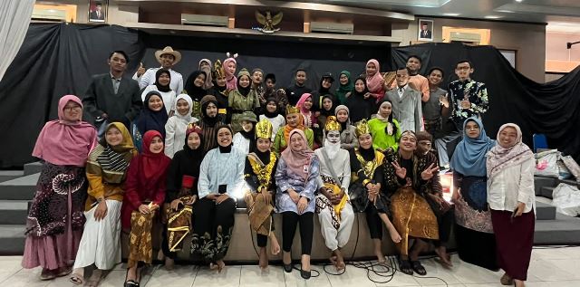 UTS, Mahasiswa Prodi PGSD UMLA Pentas Empat Drama 1