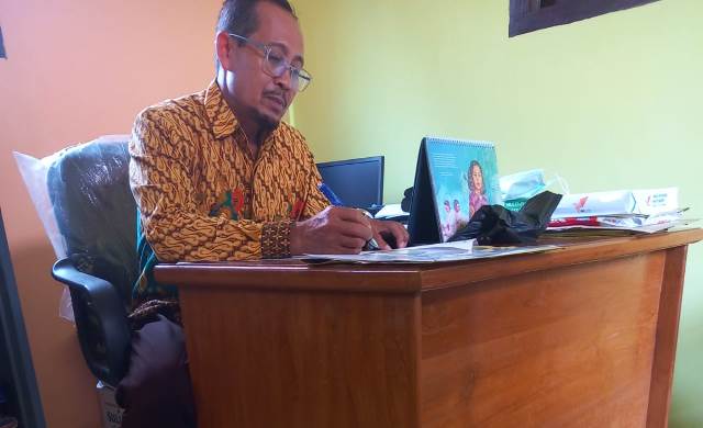 Bantu Kesuburan Tanah, Dosen Biologi UMLA Latih Petani Solokuro Mandiri Organik 1