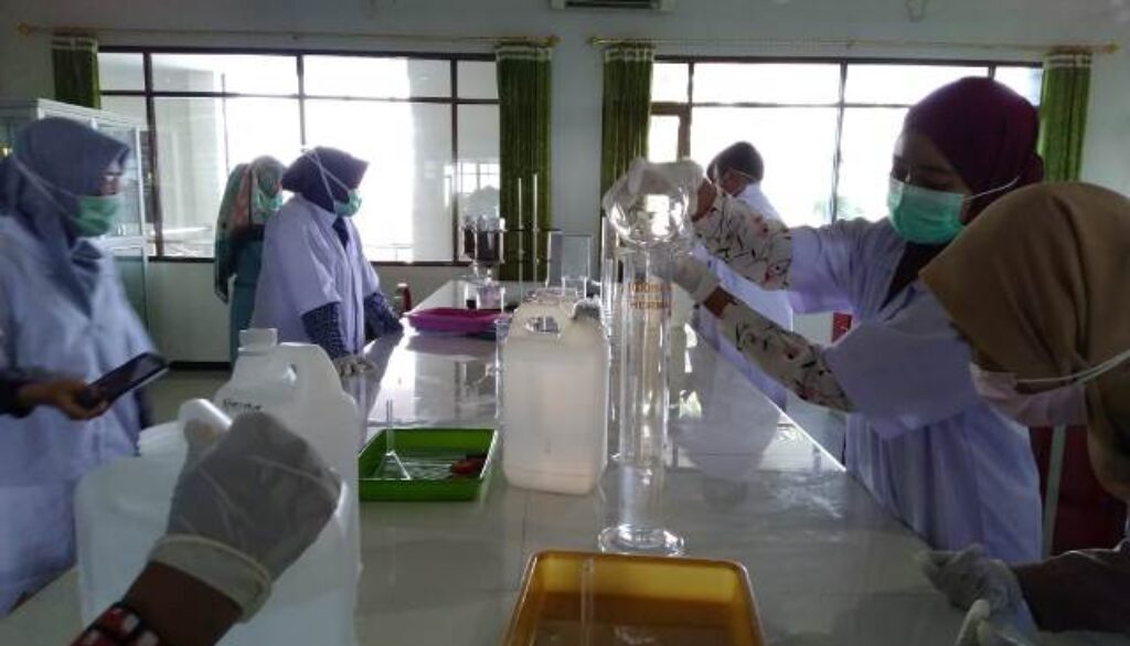UMLA S1 FARMASI (8)