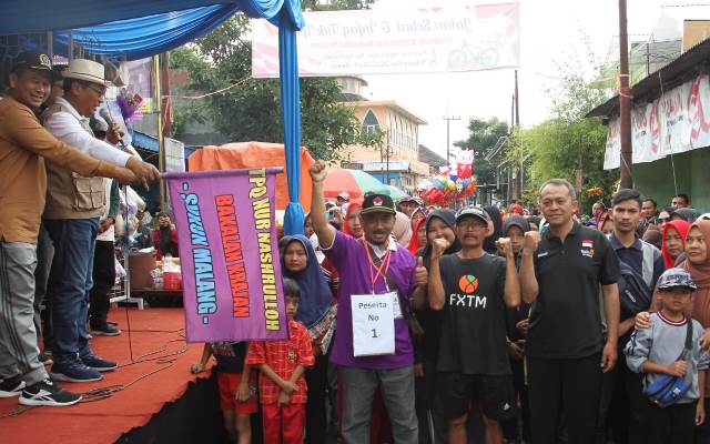 Aleg PKS Ustadz Rokhmad-Wawali Malang Lepas Jalan Sehat TPQ Nur Nasrullah 1