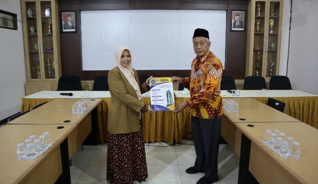 Dapat Reward Umroh, Faizatul-Lilin Dosen UMLA Bersyukur Bahagia 2