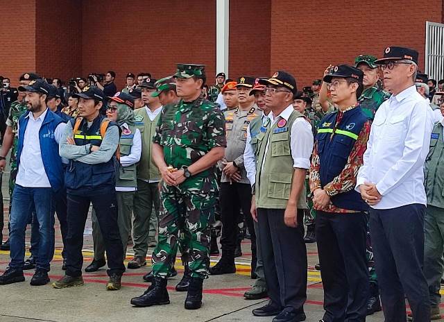 Tiga Menteri Lepas 152 Anggota Tim INA-EMT Ke Turki 1