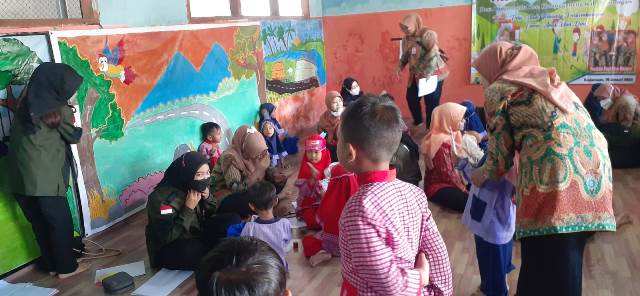 Tim Pengabmas Kebidanan UMLA Deteksi Tumbuh Kembang Anak di TK Sinar Harapan 2