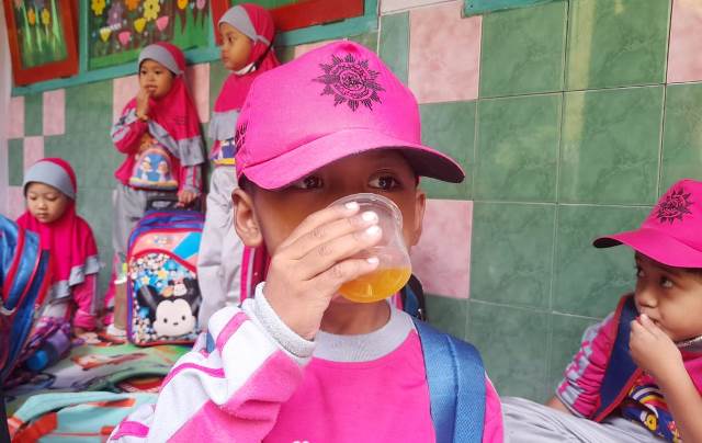 Siswa ABA 13 Malang Tanam Toga-Bugar Minum Jamu Tradisional 2