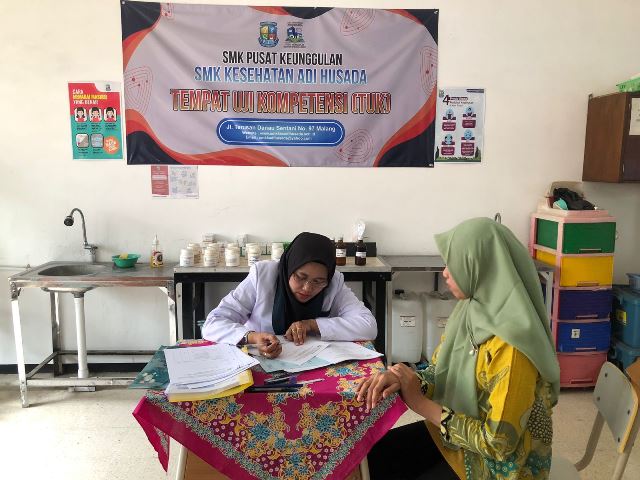 Verifikator Nyatakan Lab Farmasi SMKKes Adi Husada Standart Ukom 1 Verifikator Nyatakan Lab Farmasi SMKKes Adi Husada Standart Ukom 1