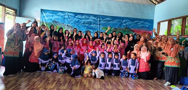 Tim Pengabmas Kebidanan UMLA Deteksi Tumbuh Kembang Anak di TK Sinar Harapan 3