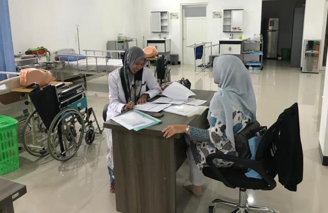 Verikator Sebut Laboratorium-Asisten Keperawatan SMKKes Adi Husada Kompeten Pendidikan 1 Verikator Sebut Laboratorium-Asisten Keperawatan SMKKes Adi Husada Kompeten Pendidikan 1
