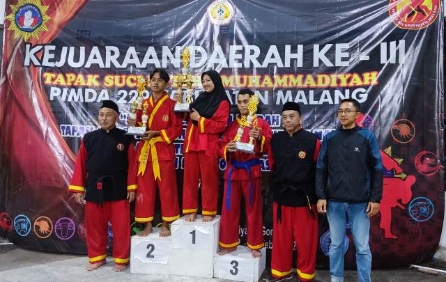 Tapak Suci SMK Mutu Gondanglegi Kuasai Panggung Juara Kejurda Kabupaten Malang 1 Tapak Suci SMK Mutu Gondanglegi Kuasai Panggung Juara Kejurda Kabupaten Malang 1