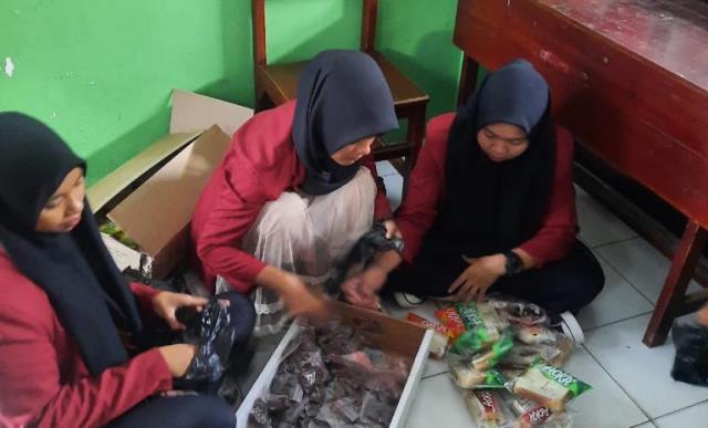 Giat Tahunan Smamuda Sumberpucung Program Takjil TPQ-Mushalla   2