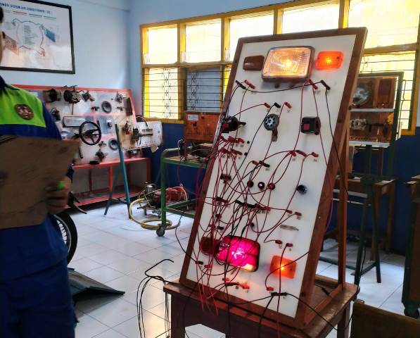 Siswa TBSM SMK PU Malang UKK Wujudkan Mekanik Handal 1