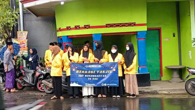 Tiga Hari SMPM 6 Dau Bagi Takjil-Sosialisasi Program Sekolah 1 Tiga Hari SMPM 6 Dau Bagi Takjil-Sosialisasi Program Sekolah 1