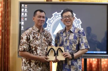 smk muhisa jepang sandal