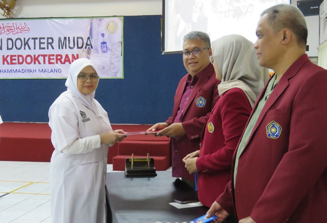 Pelantikan-Angkat Janji Dokter Muda Angkatan 2019 Periode 2 FK UMM-RSUD Haji Jatim 3