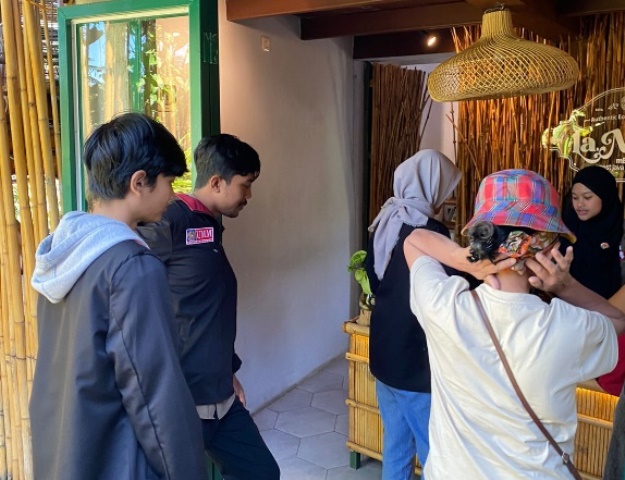 Strategi Promosi Wisata Coban Lanang Kelompok 88 PMM UMM 2