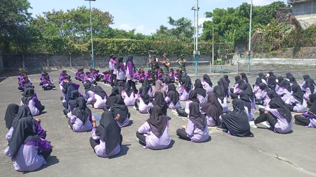 Siswa Sekolah Pesantren MTs Muhammadiyah 1 Malang Program Bela Negara 3