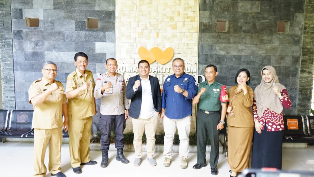 Cegah Stunting, Puguh Wiji Pamungkas Ajak Seribu Anak Minum Susu 1