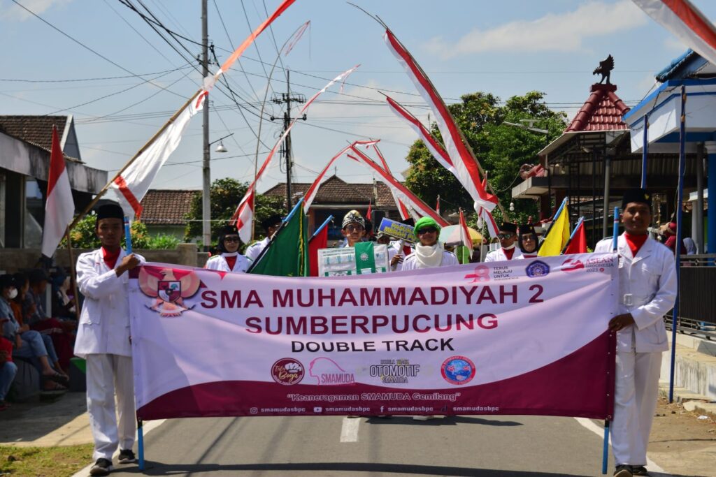 Sembur Api-Duel Preman Pikat Penonton Karnaval Smamuda Sumberpucung 1