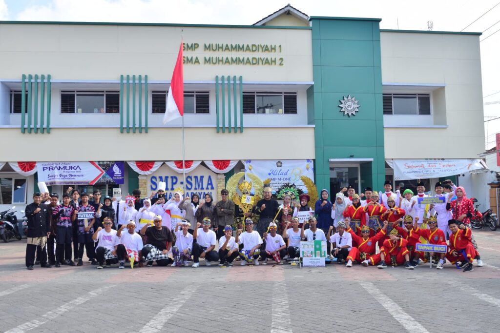 Sembur Api-Duel Preman Pikat Penonton Karnaval Smamuda Sumberpucung 2