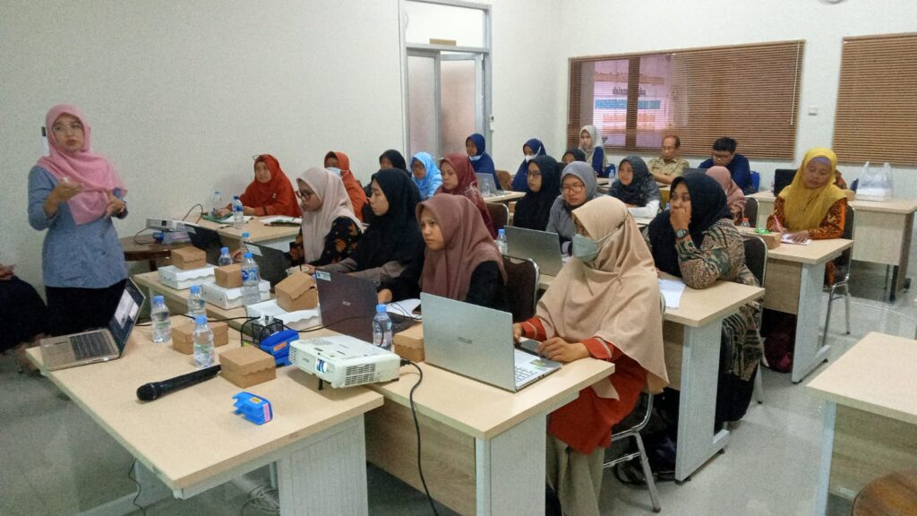 Bertempat di Ummad, LPPK PWM Jatim Short Course Akuntansi AUM Madiun-Magetan 1