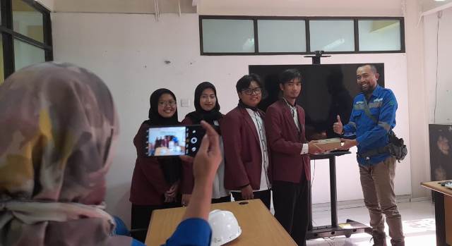 FEB UMLA Closing Mahasiswa PKL di PT Lintech Seaside Facility 1