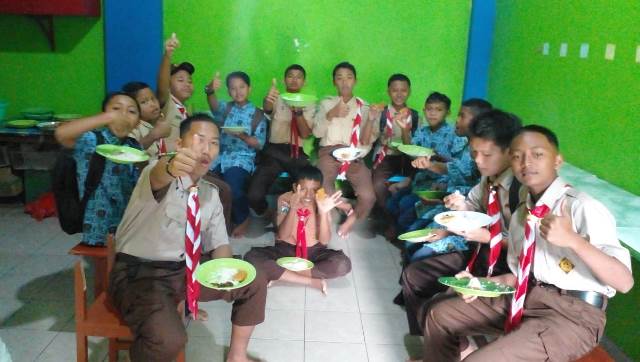 Sutimah, Chef Masakan Bintang Lima Ponpes Al Ma’waa Sumberpucung 3