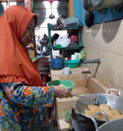 Sutimah, Chef Masakan Bintang Lima Ponpes Al Ma’waa Sumberpucung 2