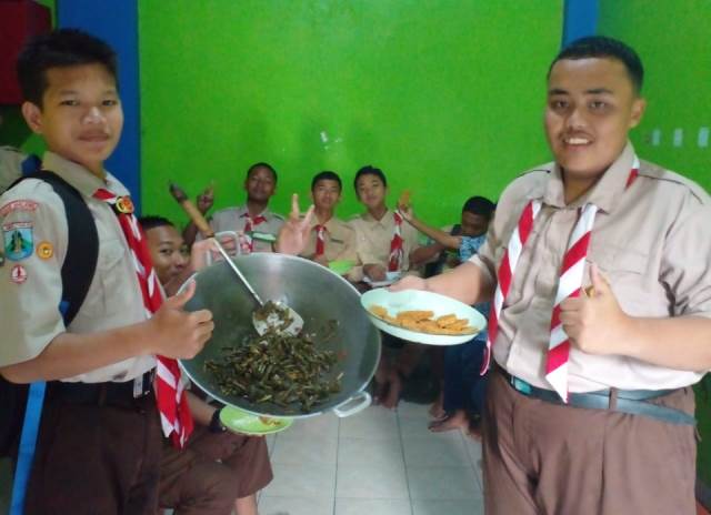 Sutimah, Chef Masakan Bintang Lima Ponpes Al Ma’waa Sumberpucung 4