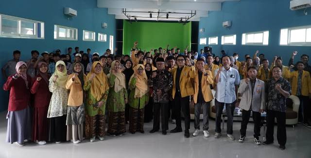 Milad IPM, Atraksi Tapak Suci Smamuda Sumberpucung Raih Applause 2