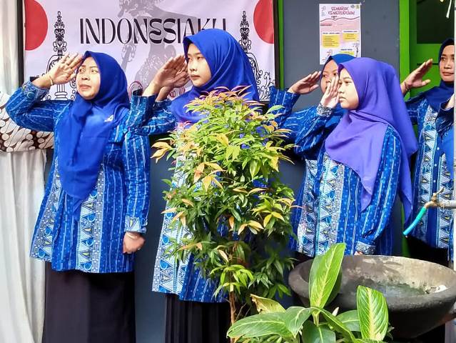 Usai Ucapacara HUT RI 78,  SMP AM3 Malang Doa Bersama-Tasyakuran Kemerdekaan 3