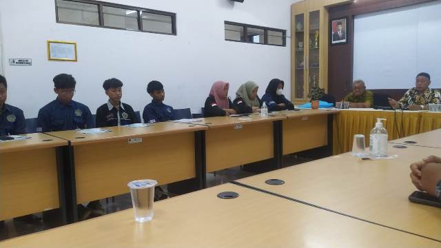 UMLA Pilihan Magang Bersertifikat Siswa SMKM 5 Babat 2