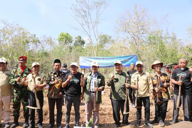 Momentum Hari Tani Nasional, MPM PP Muhammadiyah Tanam Pohon Pisang-Tebar Bibit Lele 2