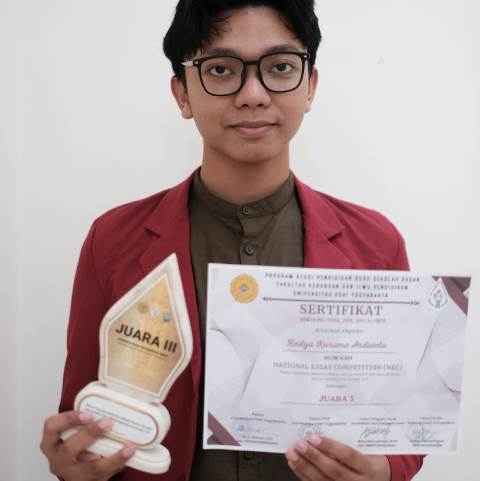 Radya Mahasiswa Kedokteran UMM Raih Tiga Juara Kompetisi Menulis 3