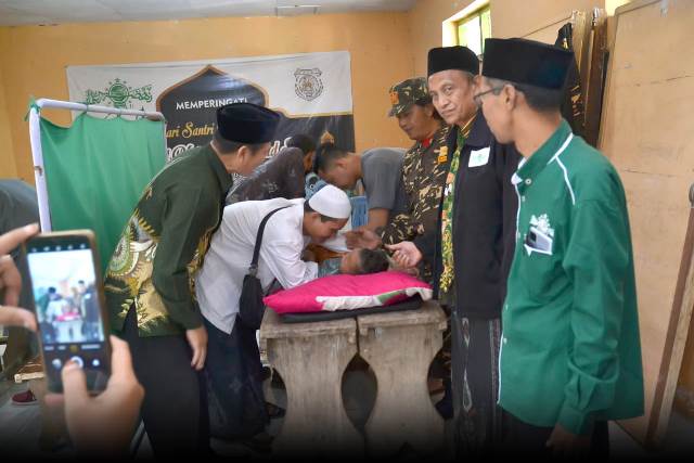 H. Puguh Wiji Pamungkas Founder RSU Wajak Husada Gelar Khitan Massal Se Malang Raya  Bersama Ranting NU Desa Kebonagung 1