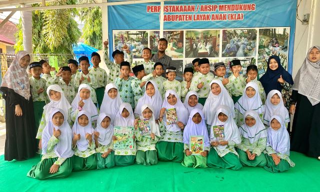 Literasi, SDIT Muhammadiyah Manggeng Educational Visit Perpustakaan Daerah 1