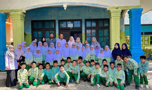 Literasi, SDIT Muhammadiyah Manggeng Educational Visit Perpustakaan Daerah 2