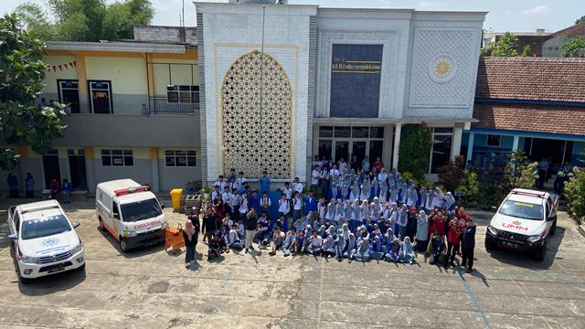 Siswa Terluka, Guru di Bawah Meja, SMAMSA Malang Diguncang Gempa 4