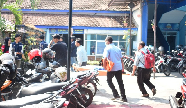 Siswa Terluka, Guru di Bawah Meja, SMAMSA Malang Diguncang Gempa 2