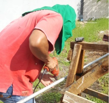 PPM Polinema Atasi Masalah Petani Cengkeh, Garap Alat Pendingin Destilasi Sistem Sprayer Energi Surya 6