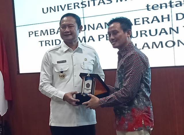 UMLA Raih AKU LLDIKTI Wilayah VII Jatim Bidang Kerjasama PT Terbanyak 2