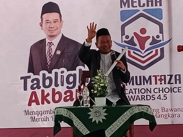 Ustadz Rokhmad DPRD Kota Malang, Tablig Akbar Mamumtaza Unggul Berahklak    3