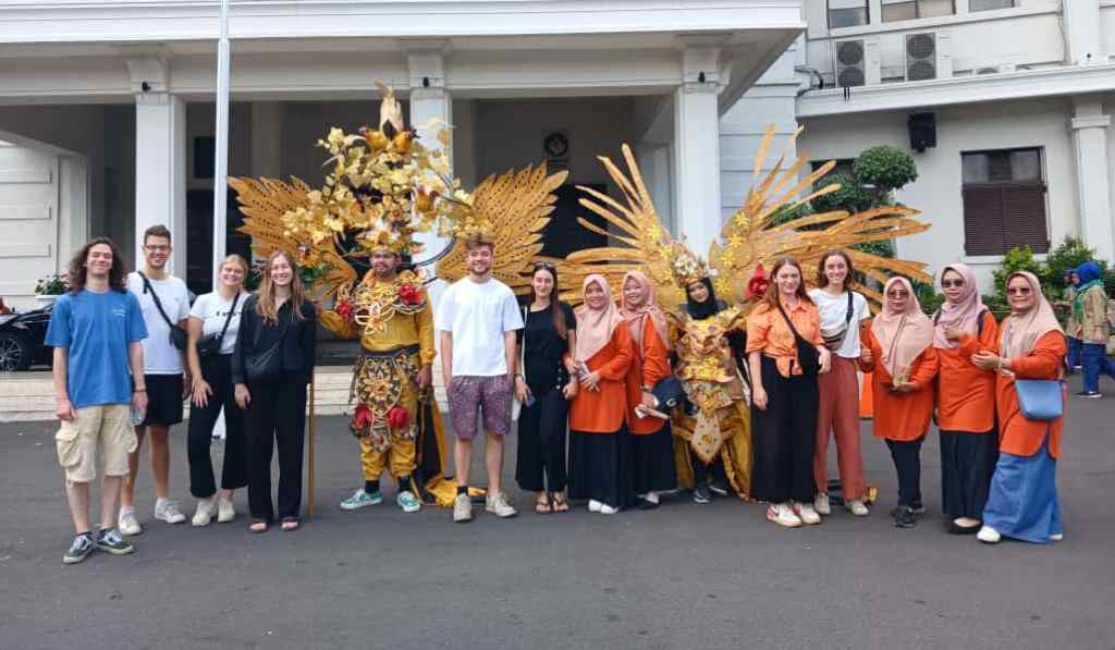 Milad Muhammadiyah, SMP AM3 Kota Malang Kostum Garuda-Teater Laskar Pelangi 1
