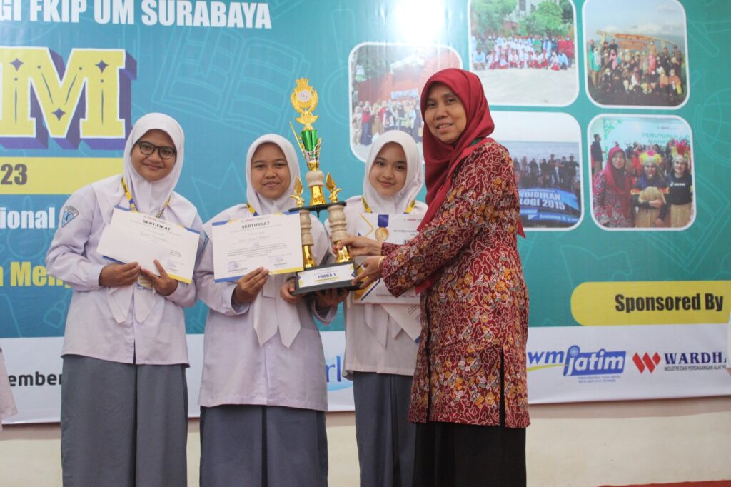 Tim Mamumtaza Malang Juara Satu Olimpiade Biology Tingkat Nasional   2